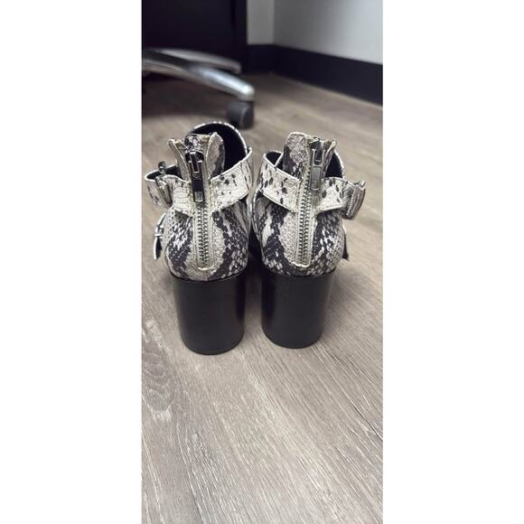 Steve Madden snake skin, white and black heels size 7.5 - Picture 4 of 4